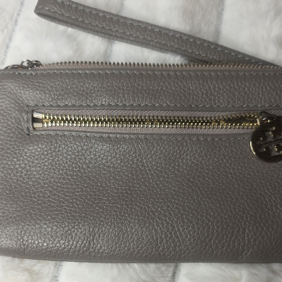 Tory Burch Taupe Leather Wristlet with Gold Logo - Picture 5 of 7